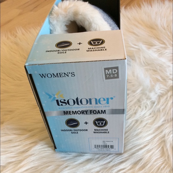 Isotoner Slippers Memory Foam House Shoes Womens M - Picture 2 of 4
